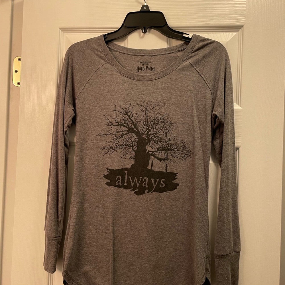 Womens XS Harry Potter long sleeved shirt